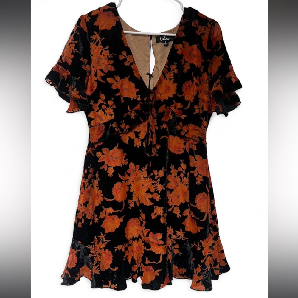 Lulu's Vibrant Black and Orange Floral Blouse